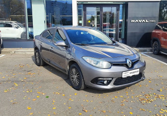 Подержанный автомобиль Renault Fluence 2013 года (3 фото)