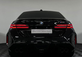 Подержанный автомобиль BMW M5 Sedan 2024 года (35 фото)