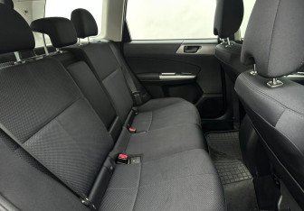 Подержанный автомобиль Subaru Forester Suv 2011 года (14 фото)