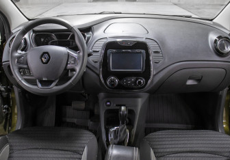 Подержанный автомобиль Renault Kaptur 2017 года (12 фото)