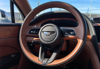 Подержанный автомобиль Bentley Bentayga 2023 года (14 фото)
