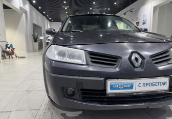 Подержанный автомобиль Renault Megane Sedan 2007 года (9 фото)