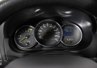 Подержанный автомобиль Renault Fluence 2011 года (12 фото)