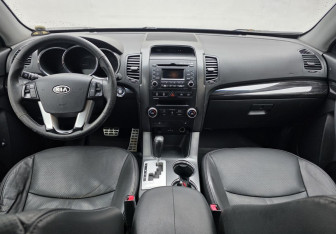 Подержанный автомобиль Kia Sorento 2009 года (11 фото)