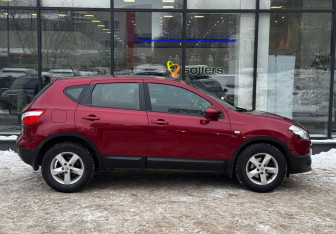 Подержанный автомобиль Nissan Qashqai 2012 года (4 фото)