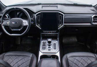 Подержанный автомобиль JAC T9 2024 года (11 фото)
