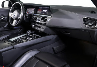 Подержанный автомобиль BMW Z4 Roadster 2020 года (10 фото)