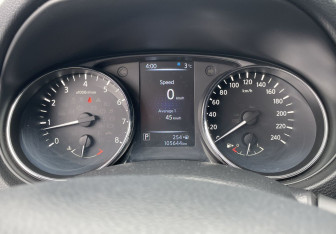Подержанный автомобиль Nissan Qashqai 2014 года (18 фото)