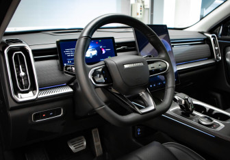 Подержанный автомобиль Jaecoo J7 2023 года (7 фото)