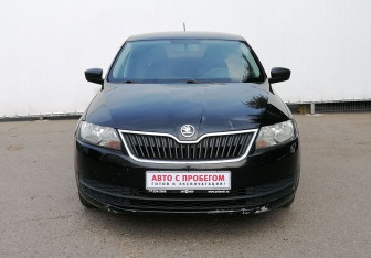 Подержанный автомобиль Skoda Rapid Liftback 2015 года (2 фото)