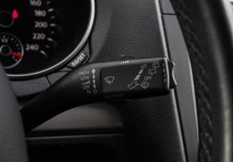Подержанный автомобиль Volkswagen Golf Hatchback 2012 года (17 фото)
