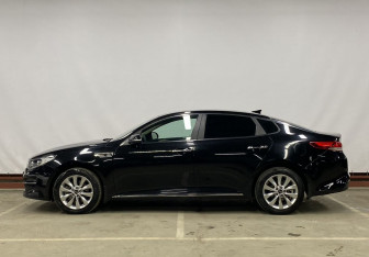 Подержанный автомобиль Kia Optima Sedan 2017 года (8 фото)