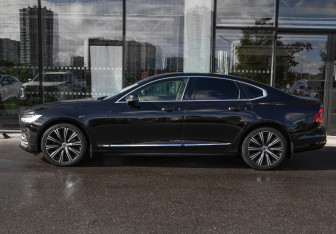 Подержанный автомобиль Volvo S90 2021 года (8 фото)