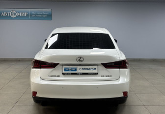 Подержанный автомобиль Lexus IS Sedan 2014 года (6 фото)