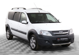 Подержанный автомобиль LADA (ВАЗ) Largus Wagon 2018 года (3 фото)