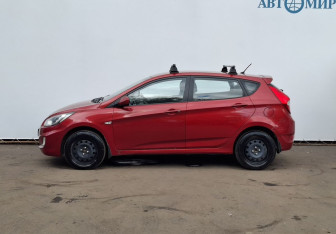 Подержанный автомобиль Hyundai Solaris Hatchback 2011 года (8 фото)
