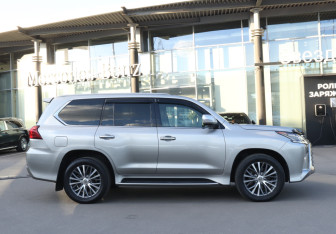 Подержанный автомобиль Lexus LX 2020 года (4 фото)