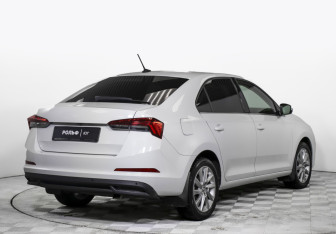 Подержанный автомобиль Skoda Rapid Liftback 2021 года (5 фото)