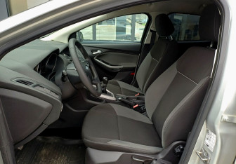 Подержанный автомобиль Ford Focus Hatchback 2012 года (19 фото)