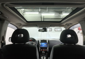 Подержанный автомобиль Nissan X-Trail 2012 года (13 фото)