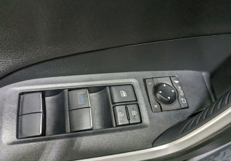 Подержанный автомобиль Toyota RAV4 2021 года (12 фото)