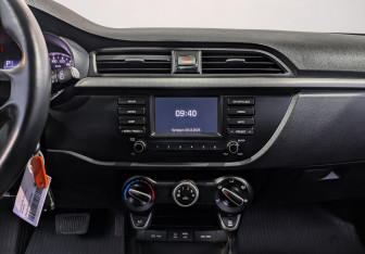 Подержанный автомобиль Kia Rio Hatchback 2019 года (16 фото)
