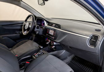 Подержанный автомобиль Kia Rio Hatchback 2021 года (10 фото)