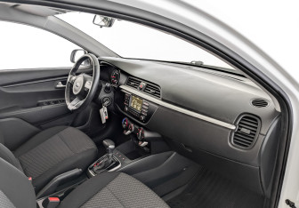 Подержанный автомобиль Kia Rio Sedan 2020 года (11 фото)