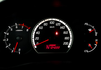 Подержанный автомобиль Suzuki Swift Hatchback 2007 года (13 фото)