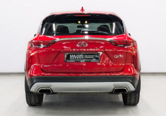 Подержанный автомобиль Infiniti QX50 2021 года (6 фото)