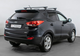 Подержанный автомобиль Hyundai ix35 2010 года (5 фото)