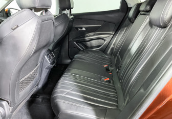 Подержанный автомобиль Peugeot 3008 2017 года (11 фото)