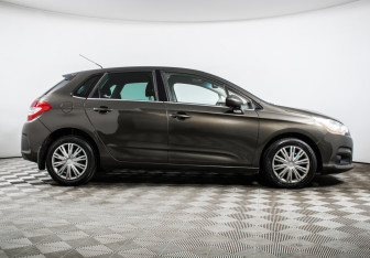 Подержанный автомобиль Citroen C4 Hatchback 2012 года (4 фото)