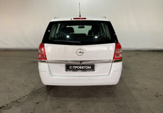 Подержанный автомобиль Opel Zafira Compactvan 2012 года (5 фото)