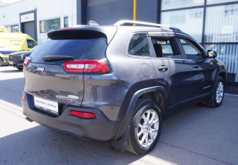 Подержанный автомобиль Jeep Cherokee 2014 года (5 фото)
