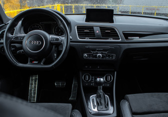 Подержанный автомобиль Audi Q3 2017 года (8 фото)