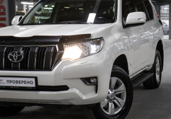 Подержанный автомобиль Toyota Land Cruiser Prado 2017 года (21 фото)