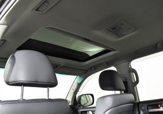 Подержанный автомобиль Toyota Land Cruiser Suv 2010 года (16 фото)