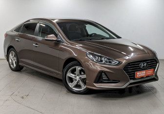Подержанный автомобиль Hyundai Sonata 2019 года (3 фото)