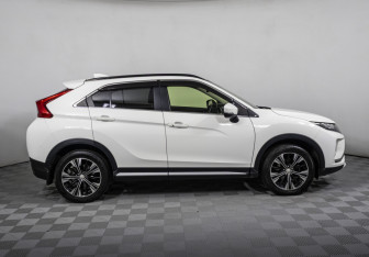 Подержанный автомобиль Mitsubishi Eclipse Cross 2018 года (4 фото)