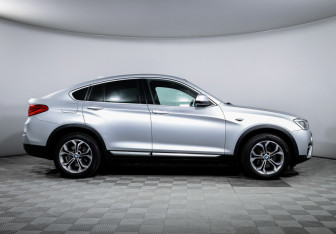 Подержанный автомобиль BMW X4 2018 года (4 фото)