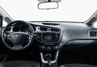 Подержанный автомобиль Kia Ceed Wagon 2013 года (8 фото)