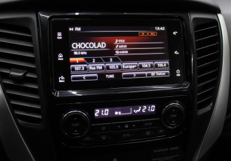 Подержанный автомобиль Mitsubishi Pajero Sport 2020 года (18 фото)