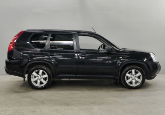 Подержанный автомобиль Nissan X-Trail 2008 года (4 фото)