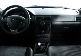 Подержанный автомобиль LADA (ВАЗ) Priora Hatchback 2012 года (8 фото)