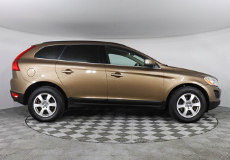 Подержанный автомобиль Volvo XC60 2010 года (4 фото)