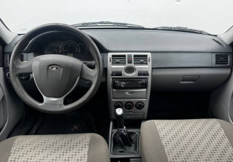 Подержанный автомобиль LADA (ВАЗ) Priora Wagon 2013 года (9 фото)