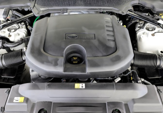 Подержанный автомобиль Land Rover Range Rover Sport 2021 года (9 фото)