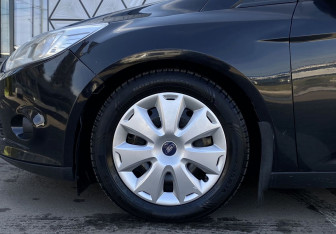 Подержанный автомобиль Ford Focus Wagon 2013 года (9 фото)