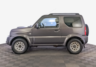 Подержанный автомобиль Suzuki Jimny 2018 года (8 фото)